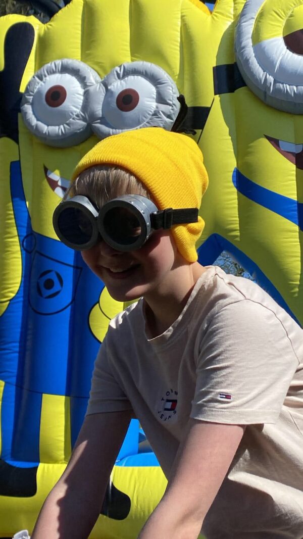 Basic. Hoppeborg til børn 🎈 Perfekt til 4–8 år – sjov til børnefest (Minions 1)